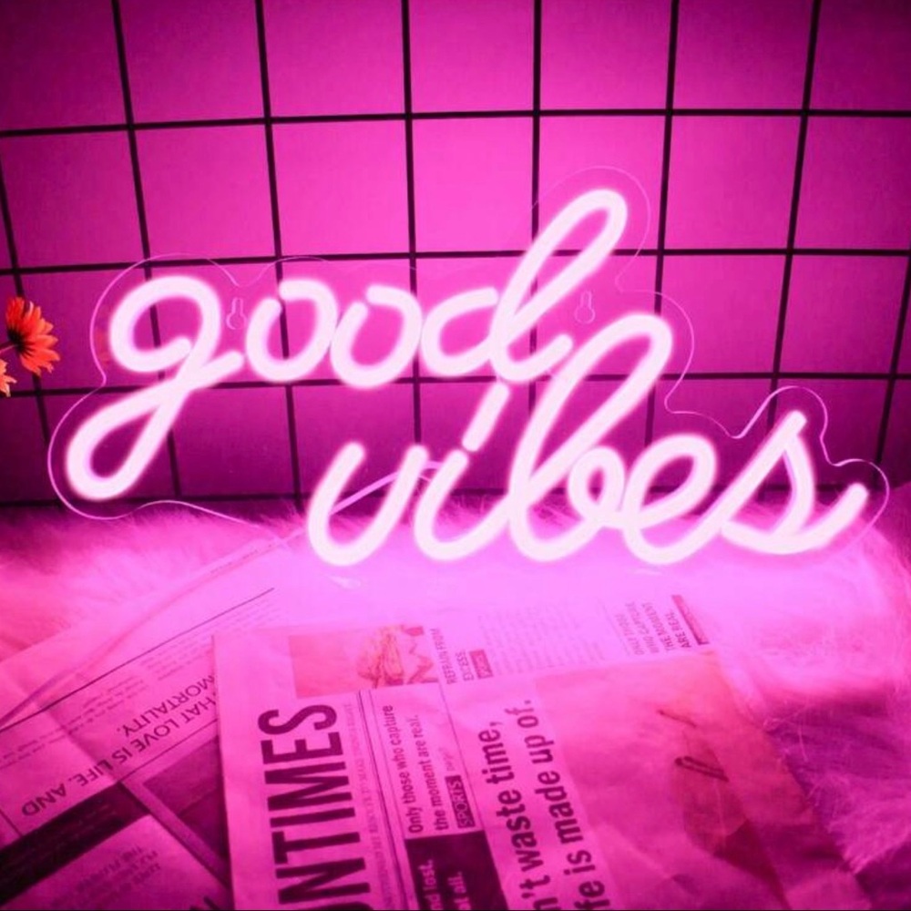 Pink Neon 'Good Vibes' Sign